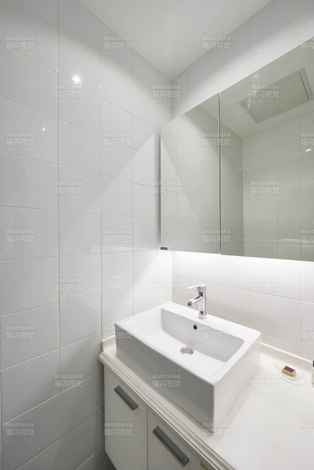 卫生间智能洁具马桶淋浴喷头水龙头图片