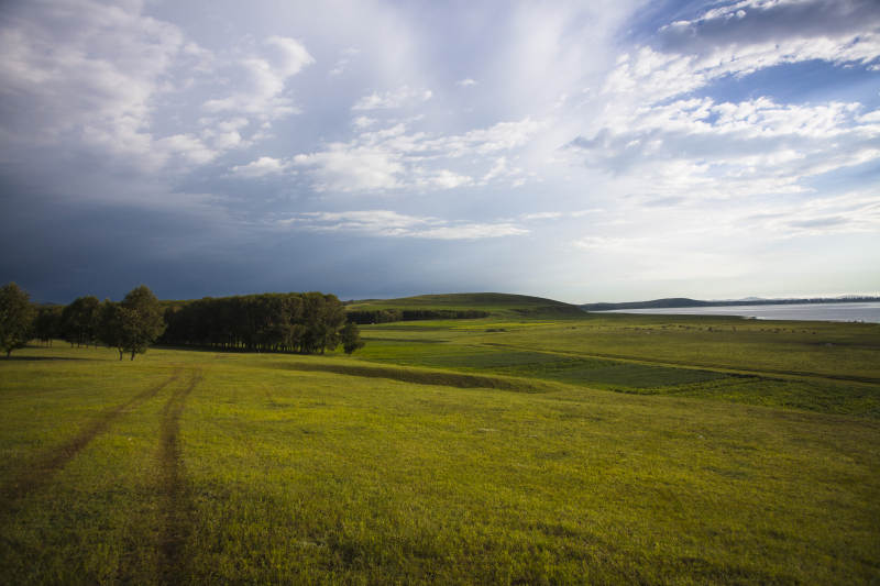 中国河北省张家口地区沽源县天鹅湖景区夏天图片