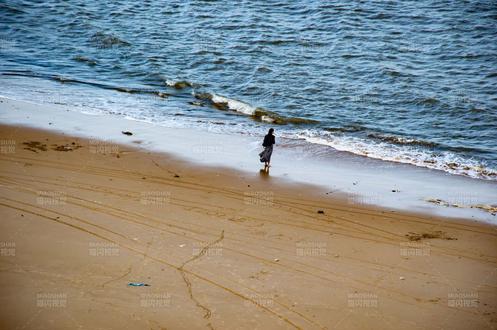 海边独行图片