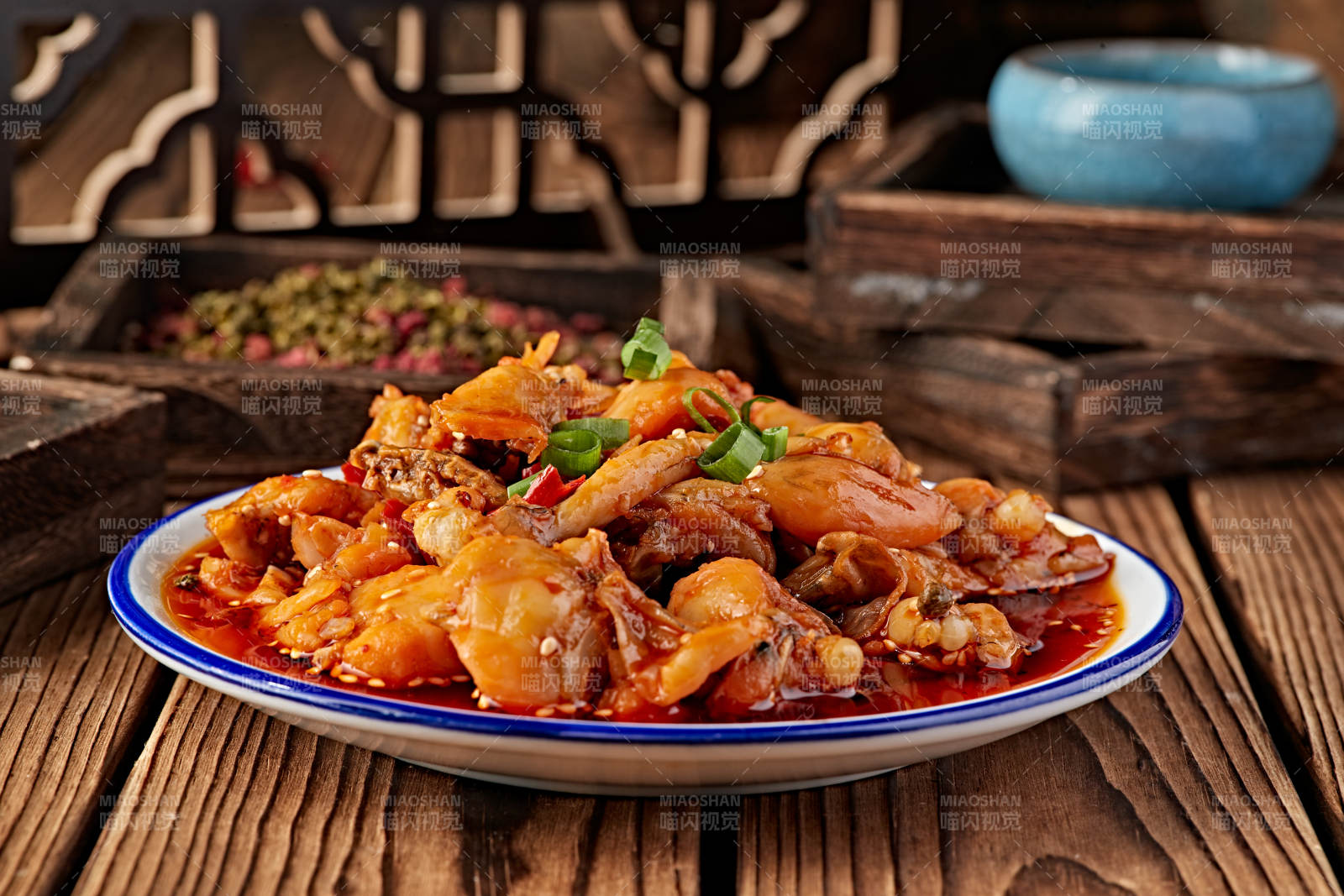 红油酸辣泡椒香水牛蛙图片