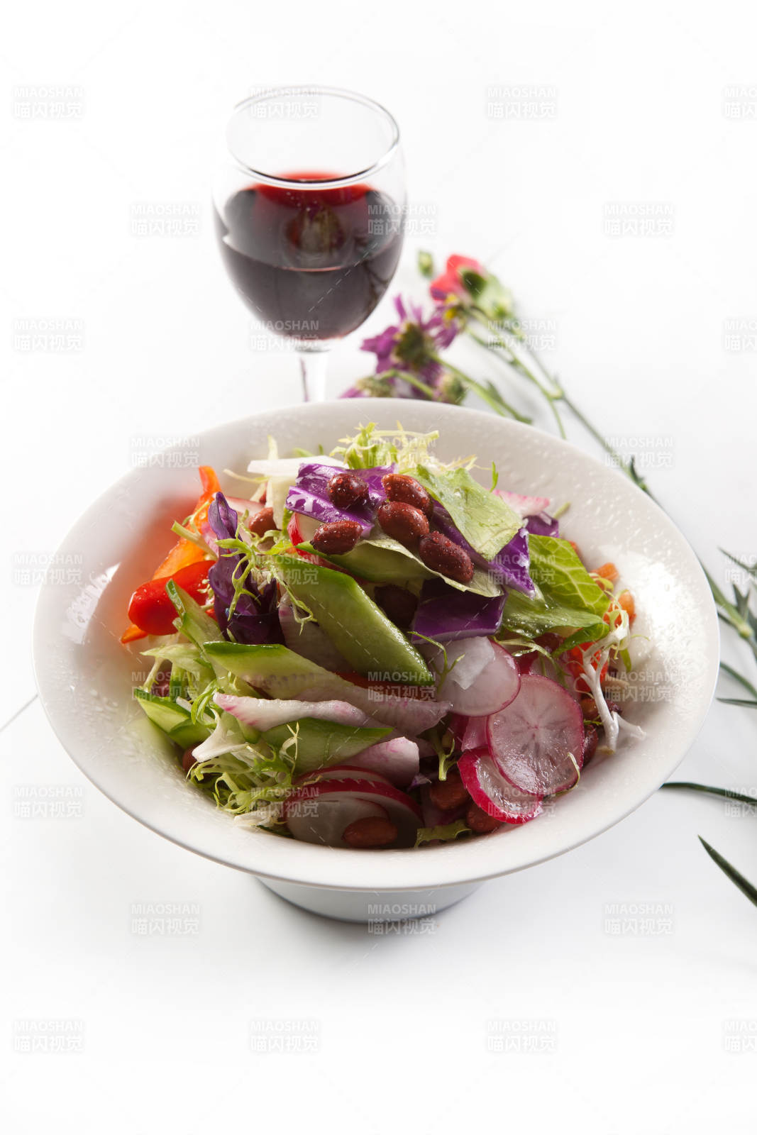 凉菜乳瓜萝卜片图片