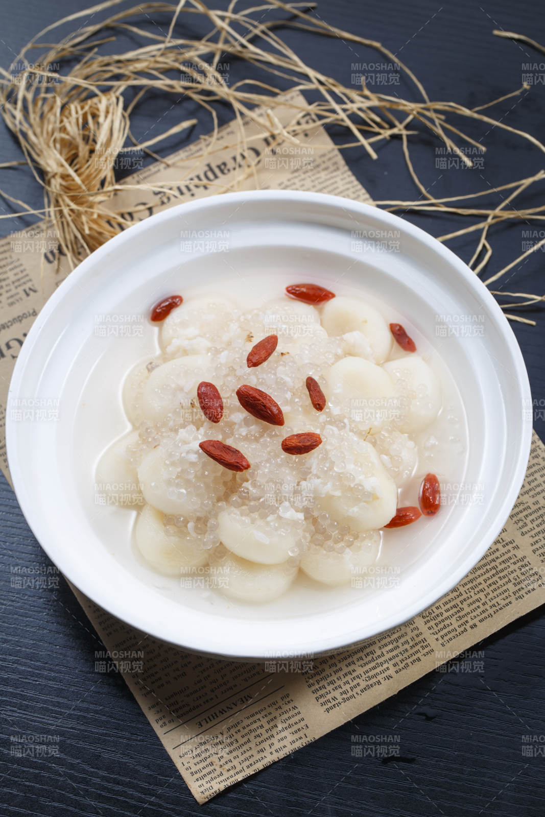 红油汆白肉配水煮蛋图片