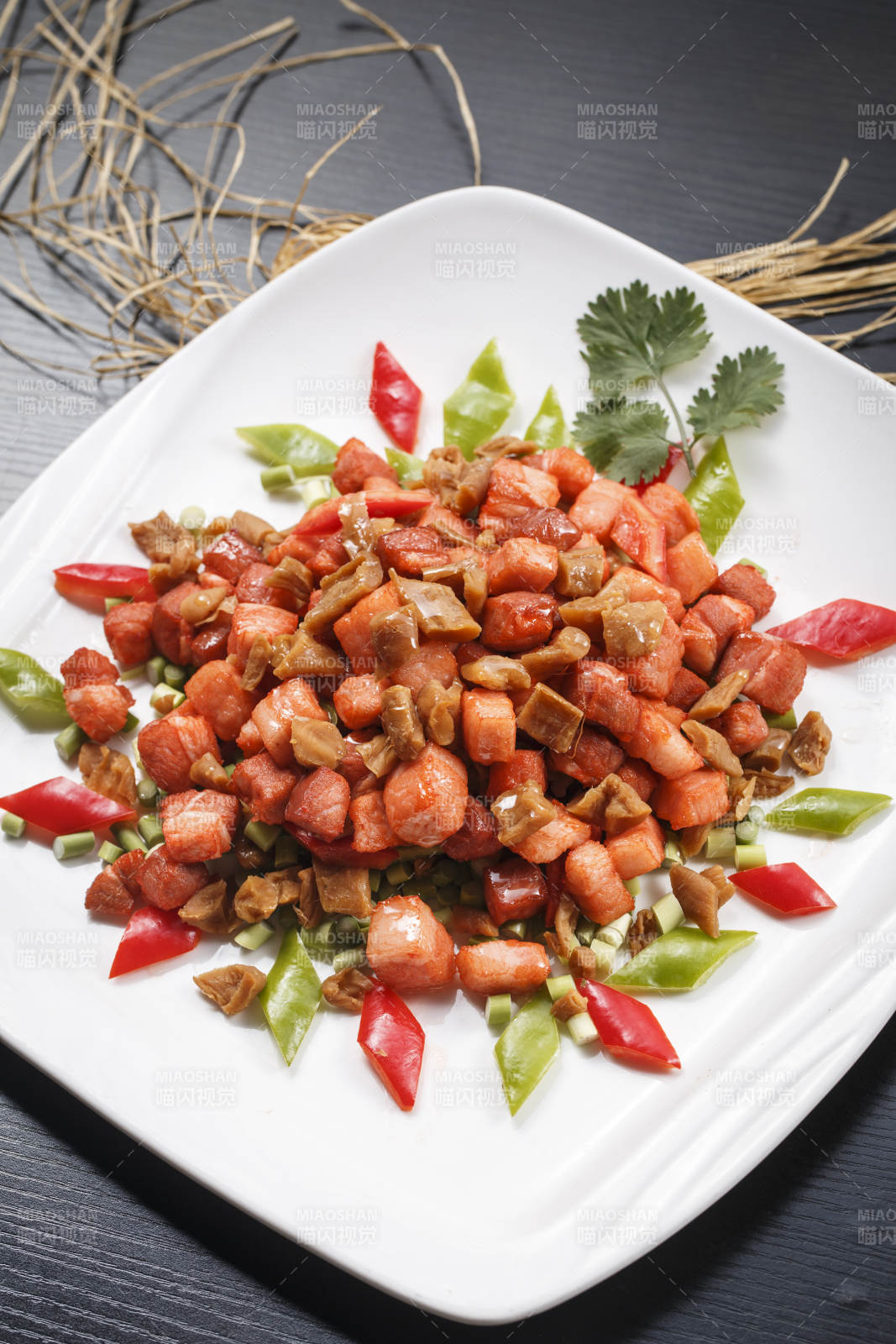 彩椒瓜条炒里脊肉丁图片