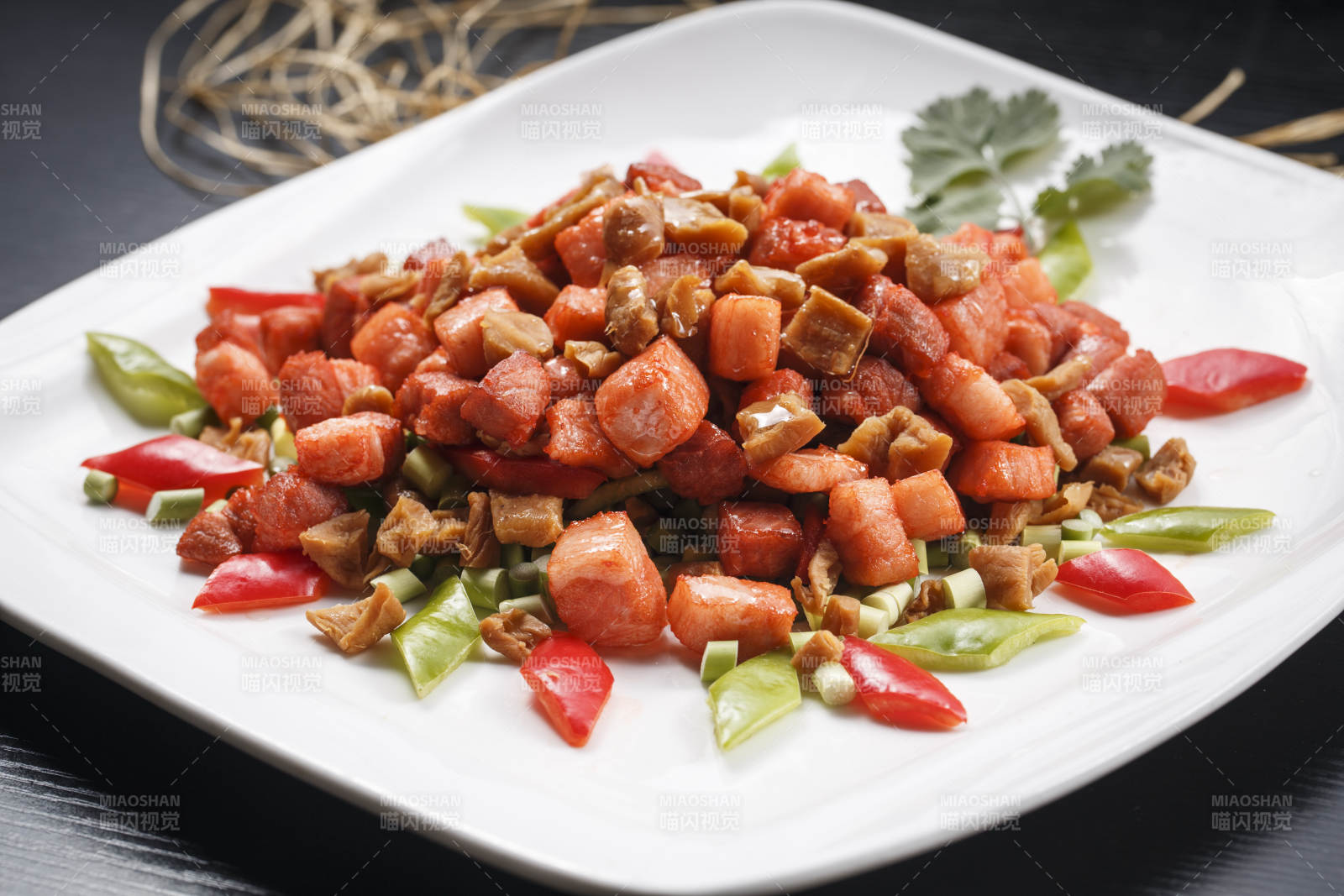 鲍鱼汁红焖鱿鱼板图片