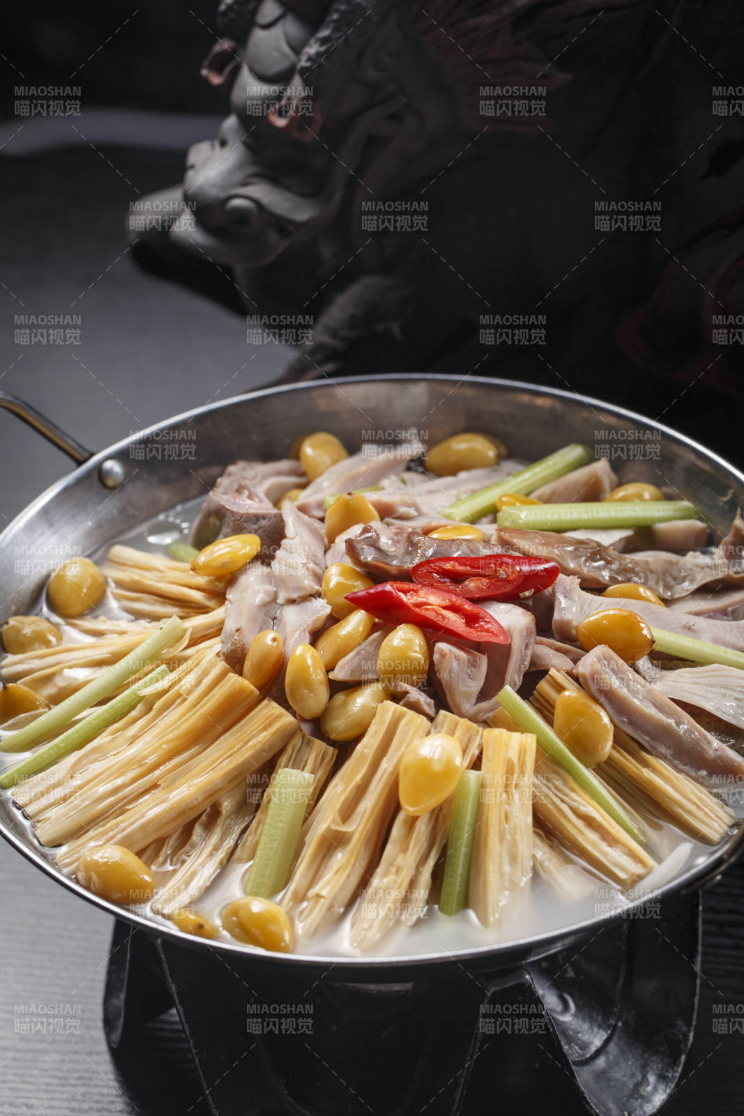 锅仔猪肚腐竹炖银杏图片