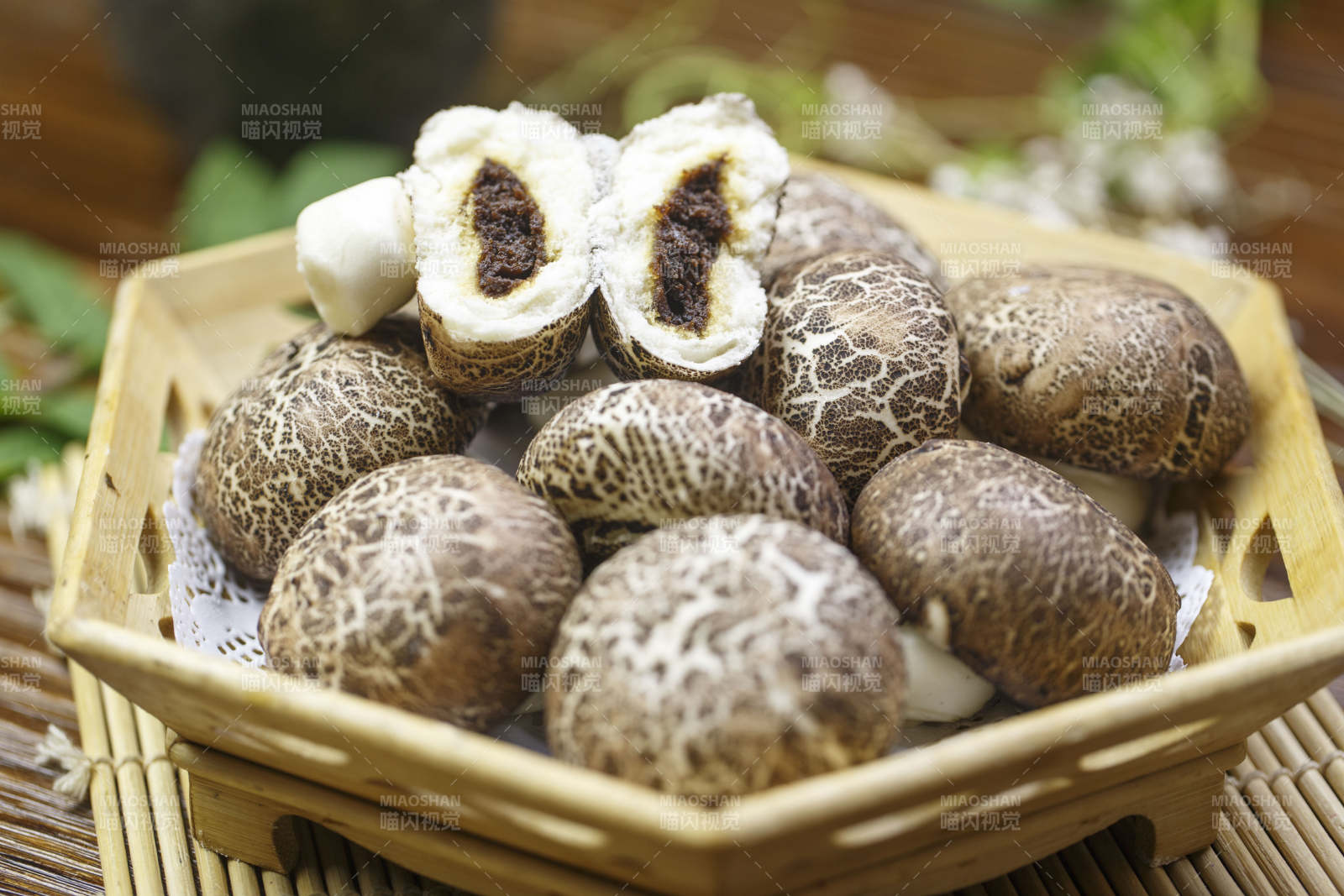 仿真杂粮香菇包图片