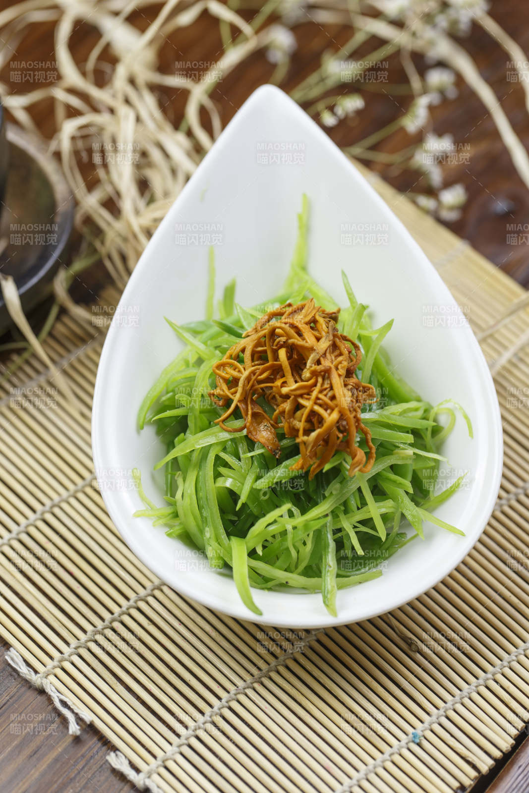 虫草花青瓜丝图片