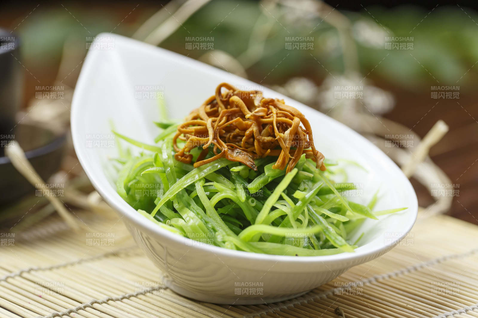 虫草花青瓜丝图片