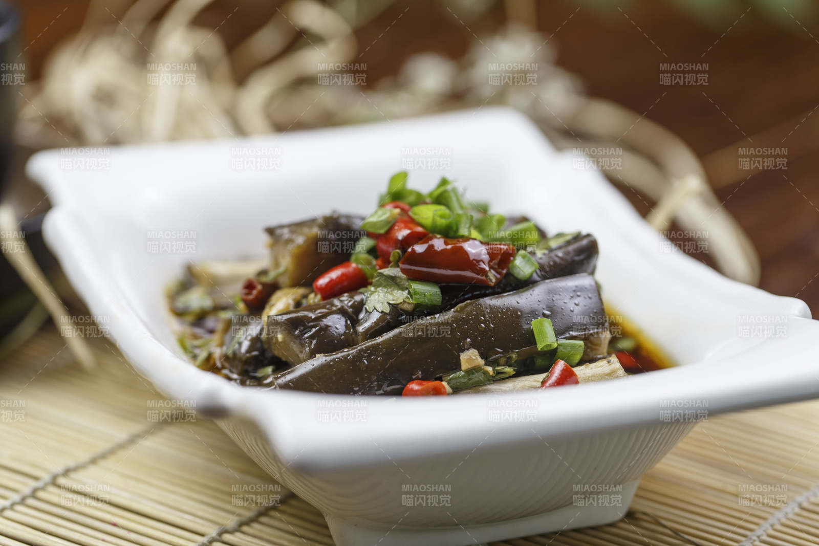 米椒浇汁蒸茄子图片