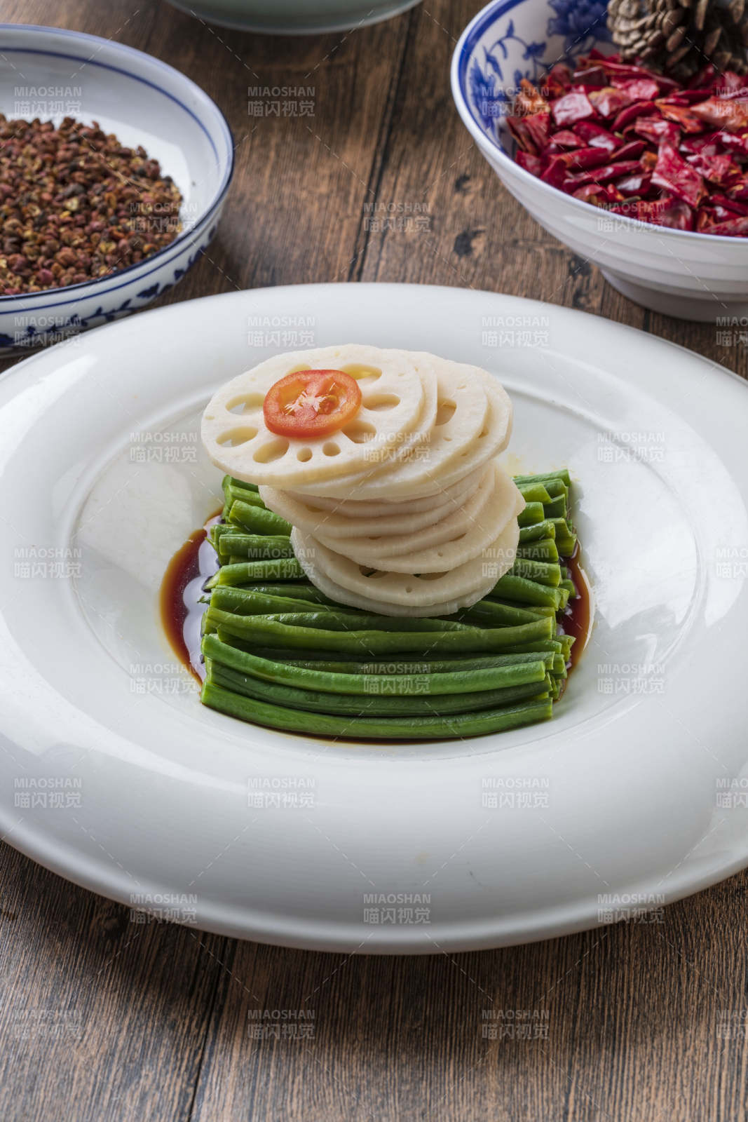 浇汁醋腌豇豆藕片图片