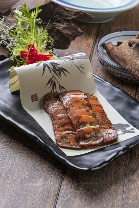 咸蛋黄猪耳压肘花图片