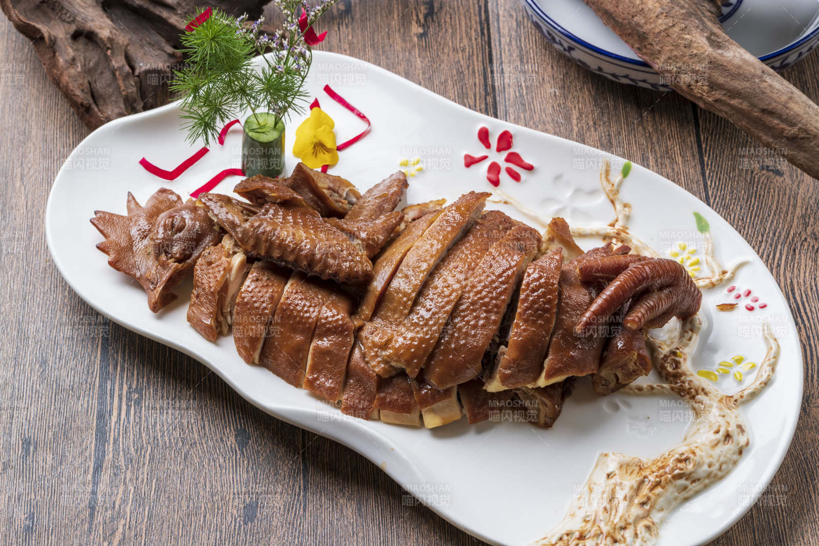 半只烟熏鸡图片