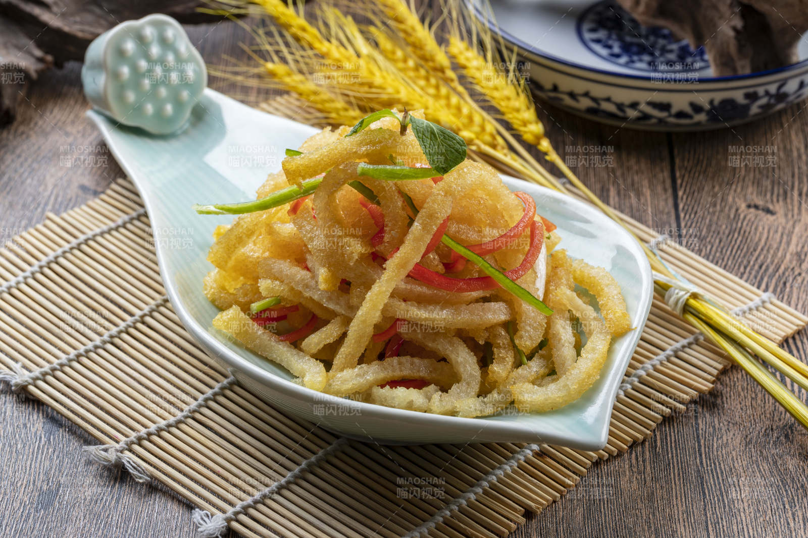 凉拌炸猪皮丝图片