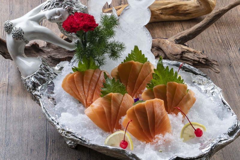 冰镇三文鱼吞拿鱼图片