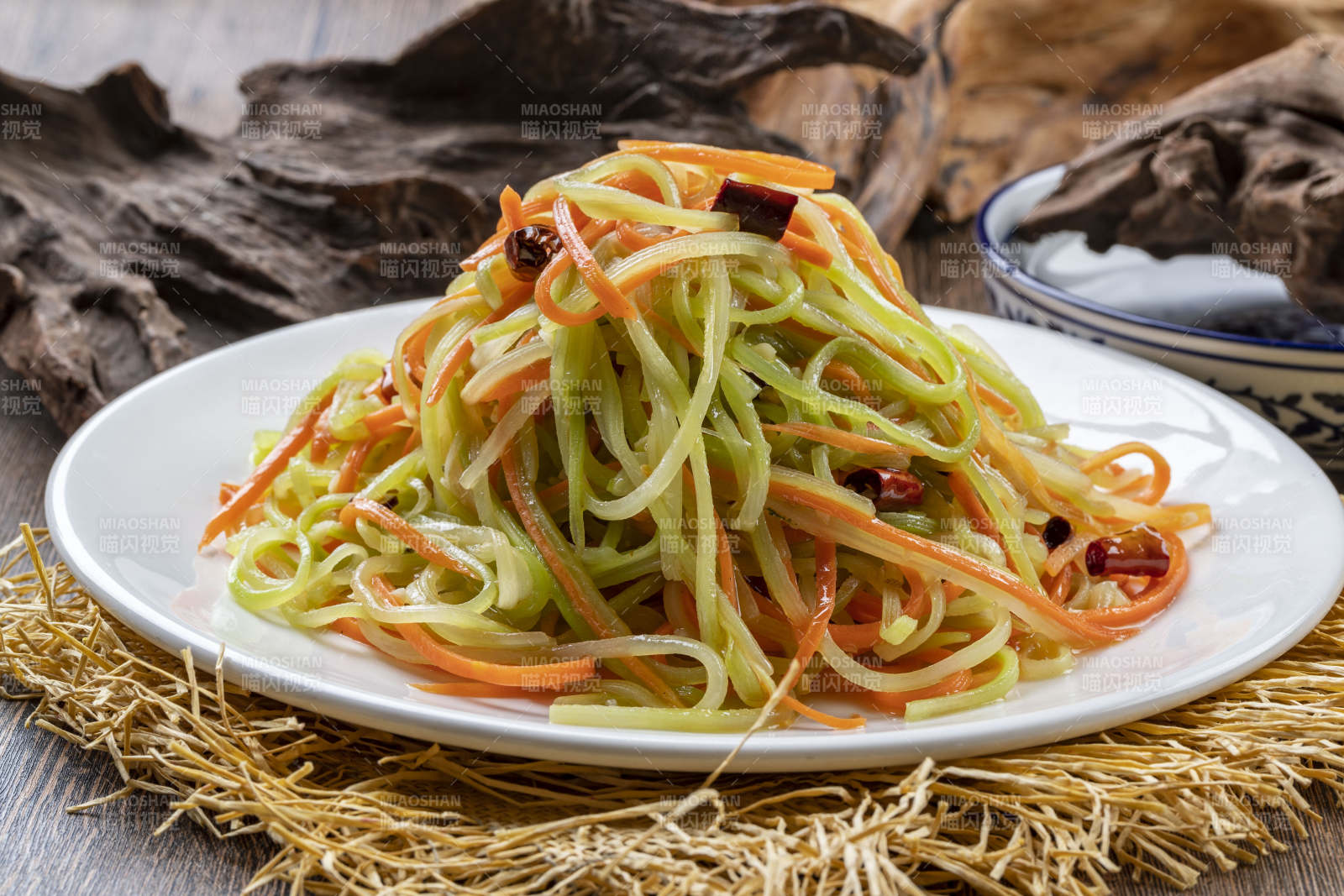 素炒三丝胡萝卜丝笋丝土豆丝图片