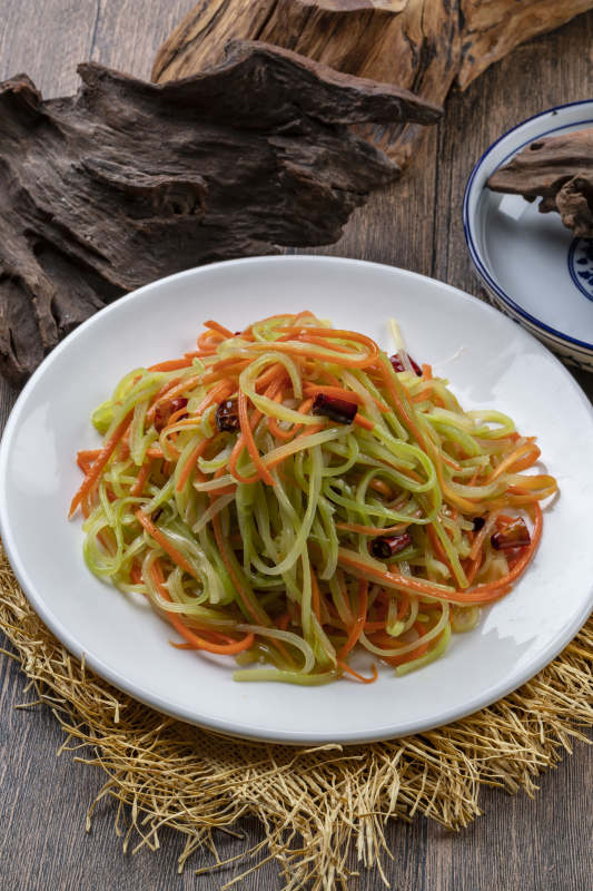 素炒三丝胡萝卜丝笋丝土豆丝图片