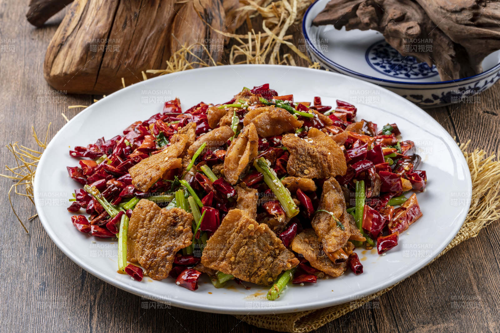 湘味辣炒猪油渣图片