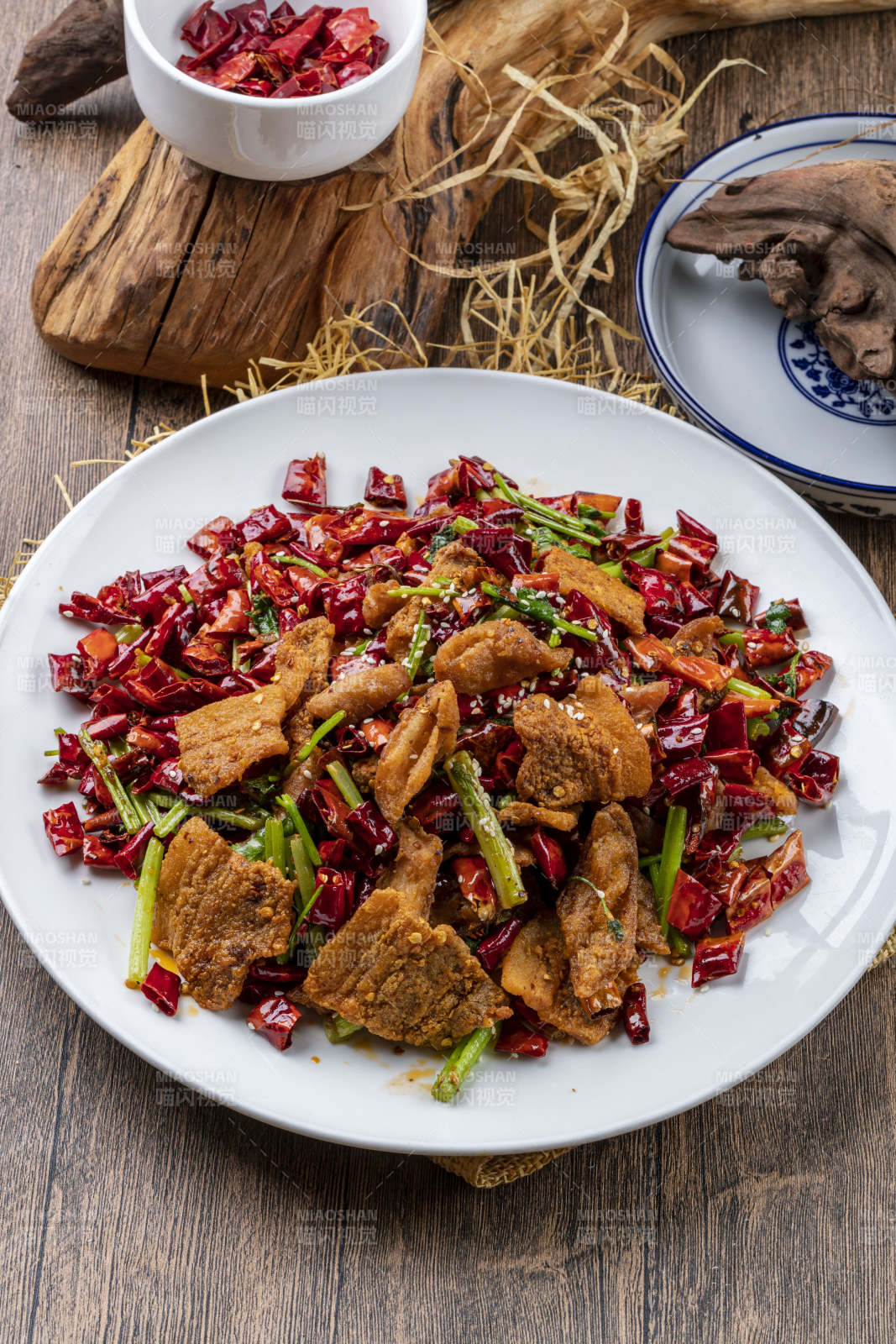 湘味辣炒猪油渣图片