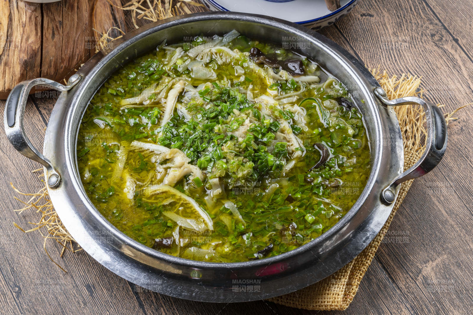 葱香酸汤猪肚丝图片