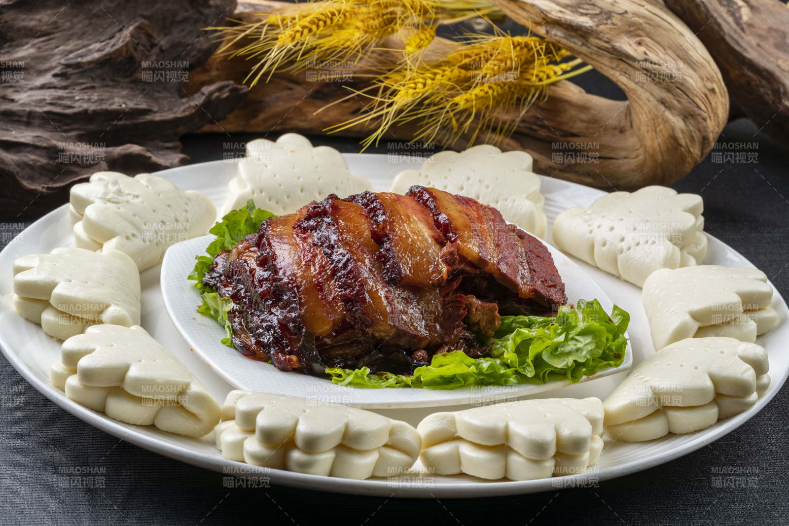 酱扣肉夹馍图片