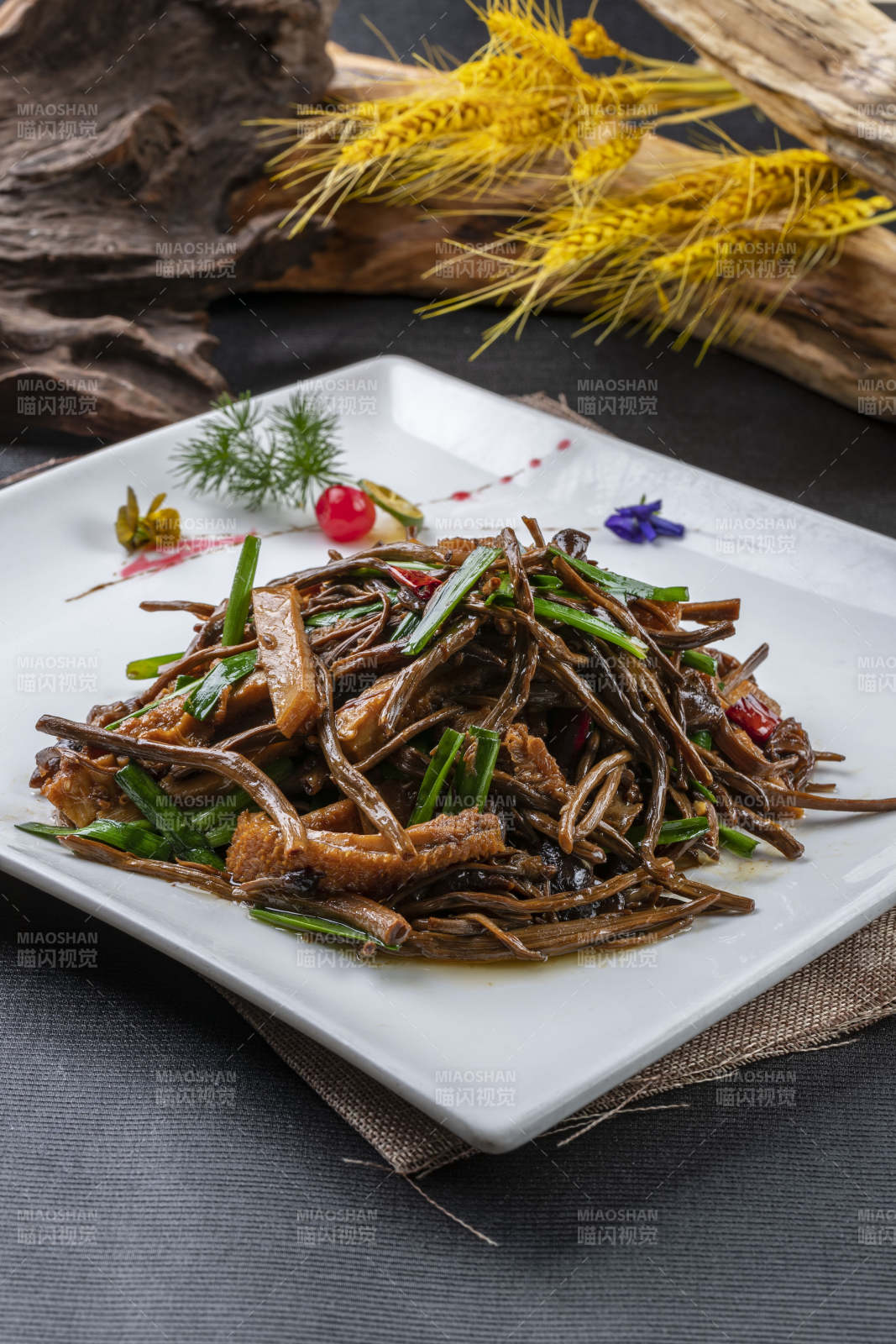 干豆角丝韭菜炒猪肚图片