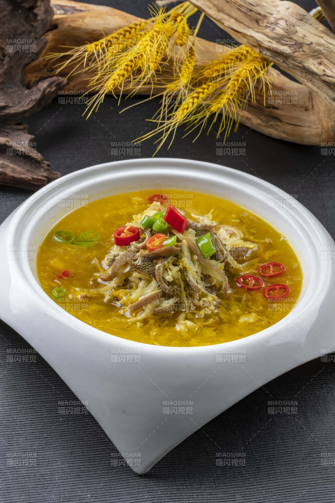 香辣酸汤猪肚丝图片