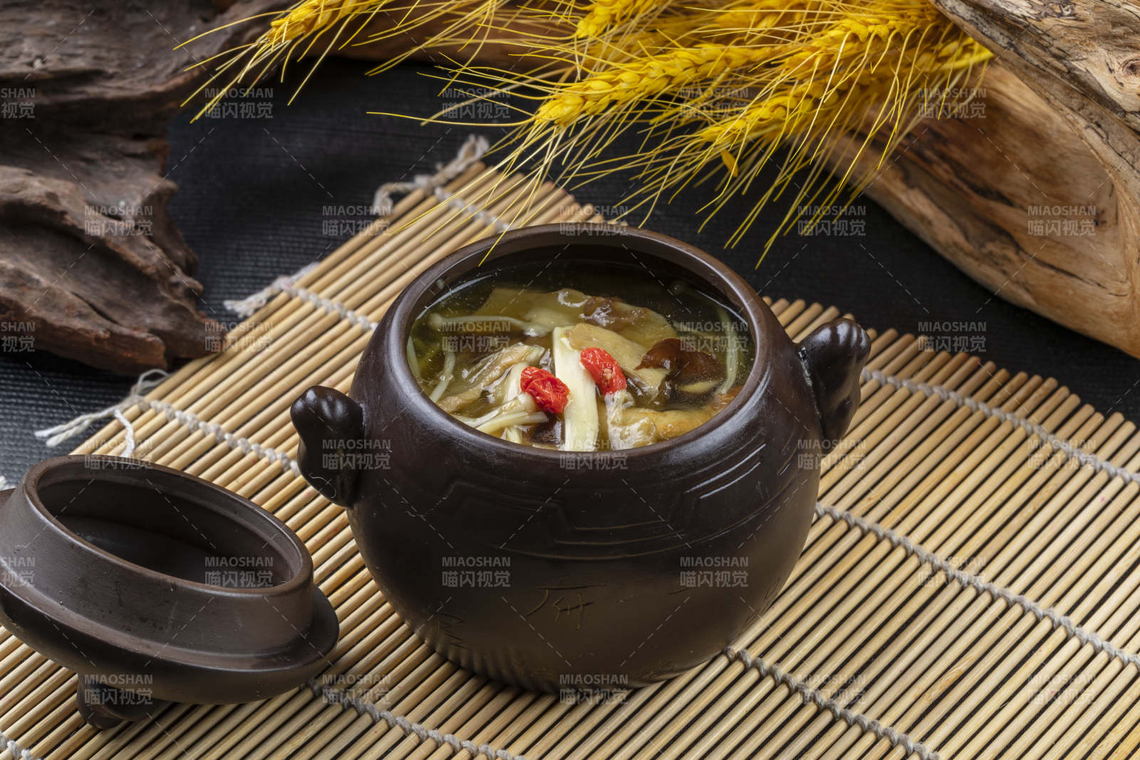 山珍菌素佛跳墙图片