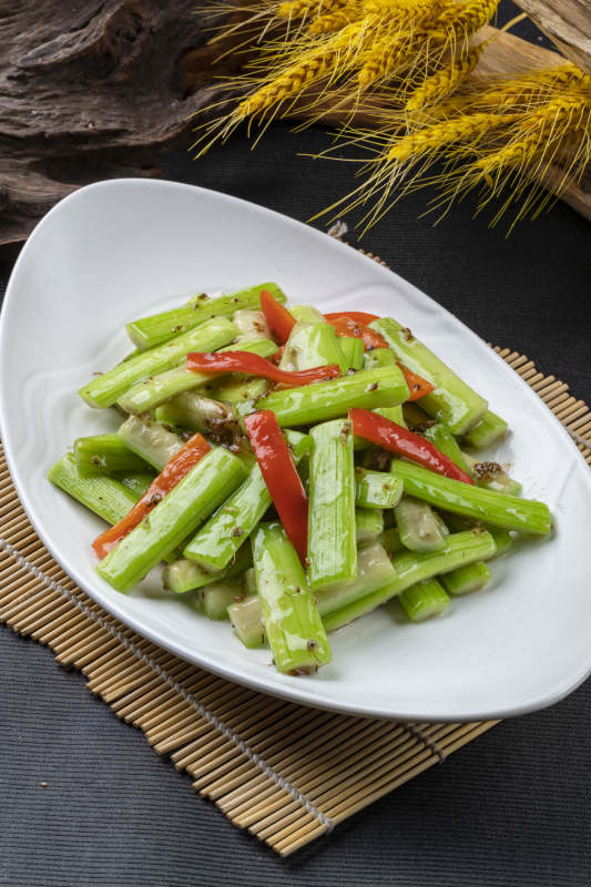 彩椒胡麻花炒青瓜图片