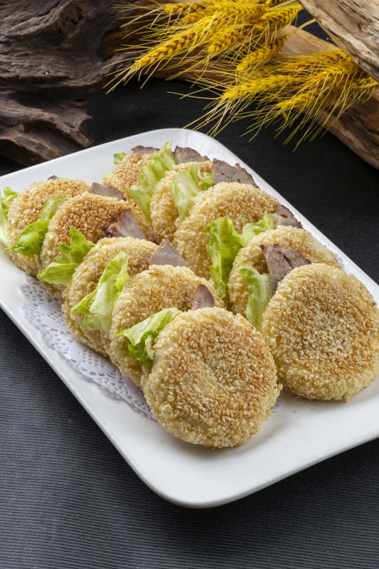 芝麻烧饼夹牛肉图片