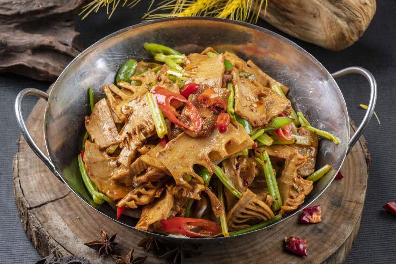 香辣干锅春笋玉兰片图片