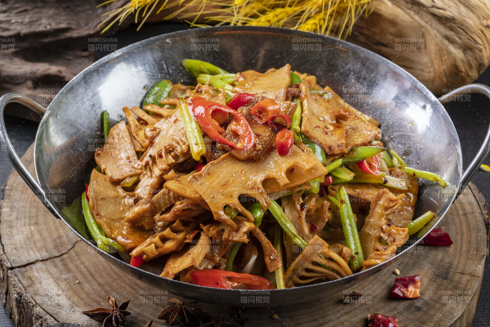 香辣干锅春笋玉兰片图片