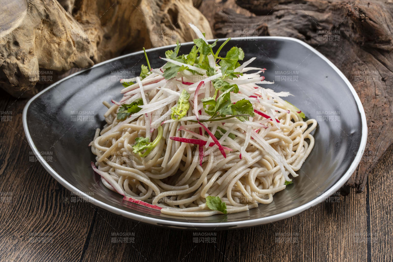 凉拌莜面饸饹图片