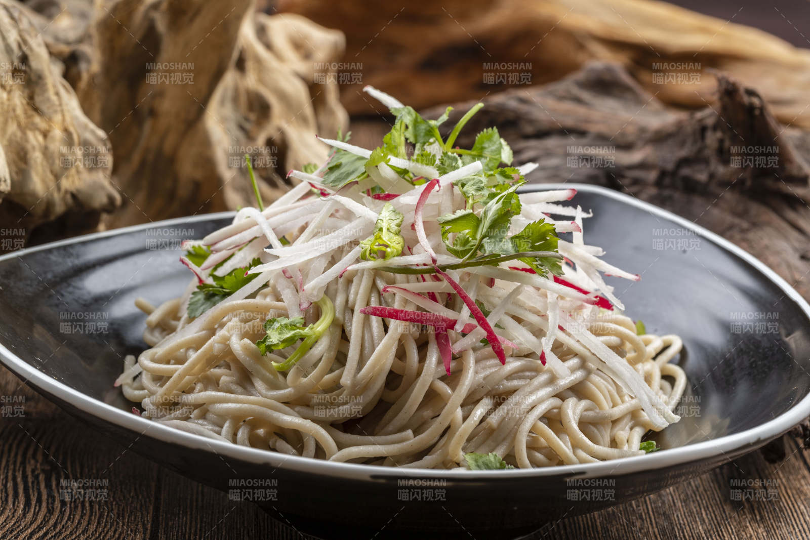 凉拌莜面饸饹图片