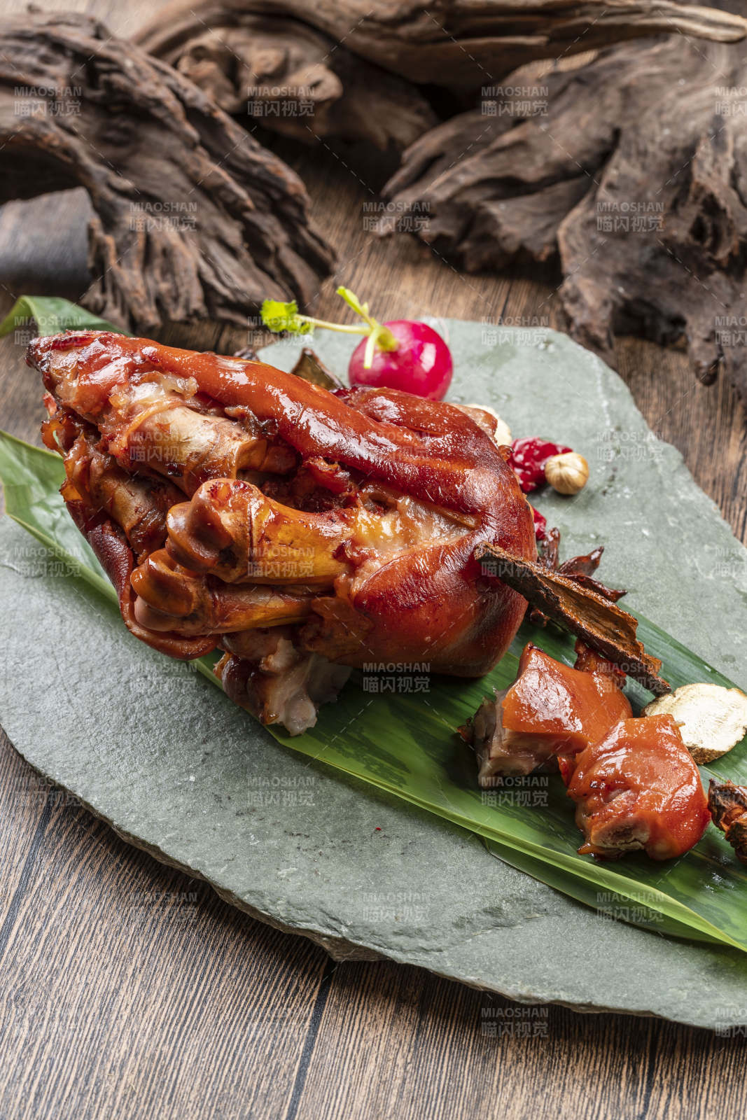 美味酱猪蹄图片