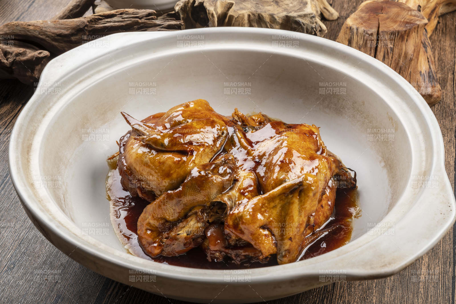 砂锅酱香鸡图片