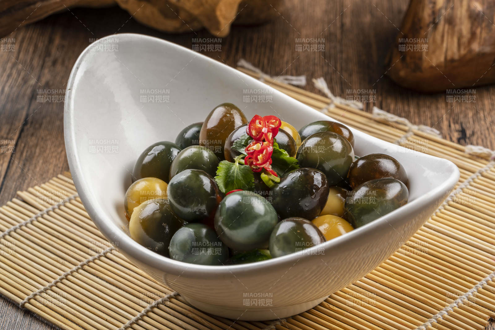 美味凉菜小皮蛋松花鹌鹑蛋图片