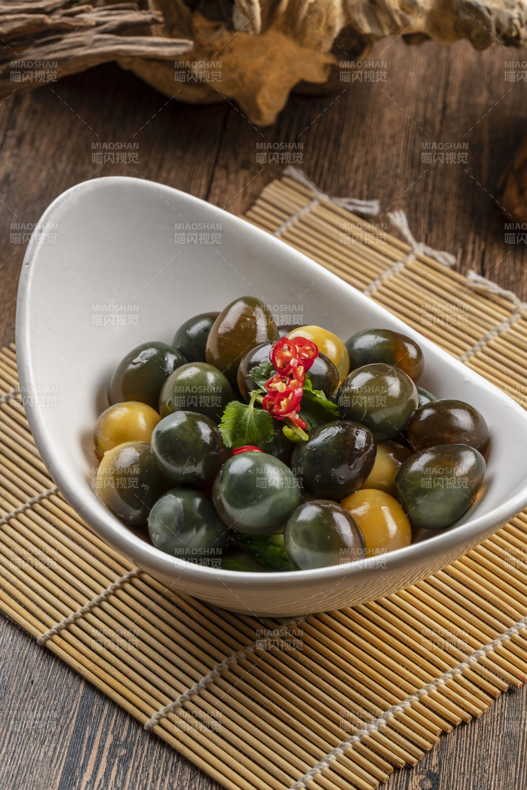 美味凉菜小皮蛋松花鹌鹑蛋图片