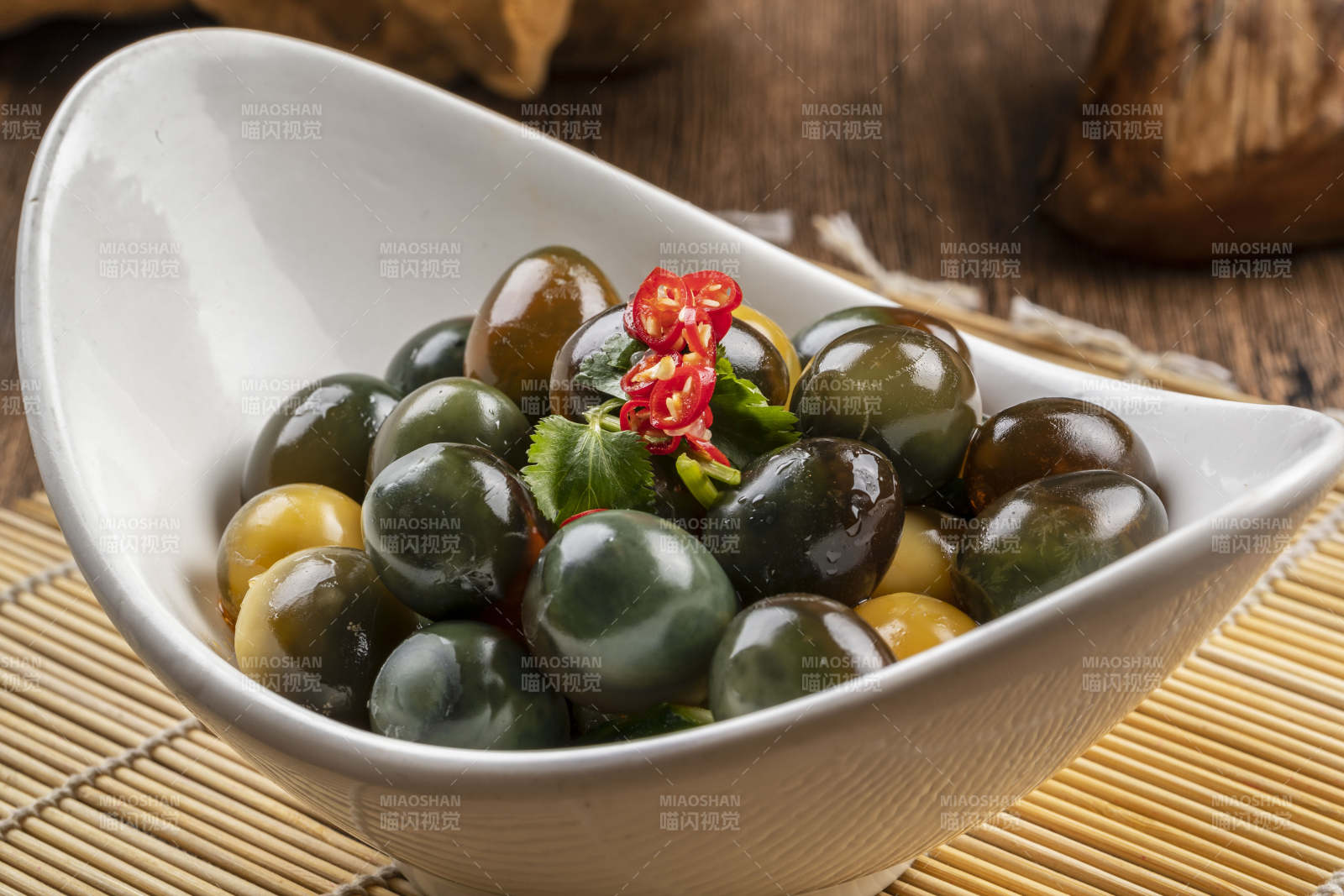 美味凉菜小皮蛋松花鹌鹑蛋图片