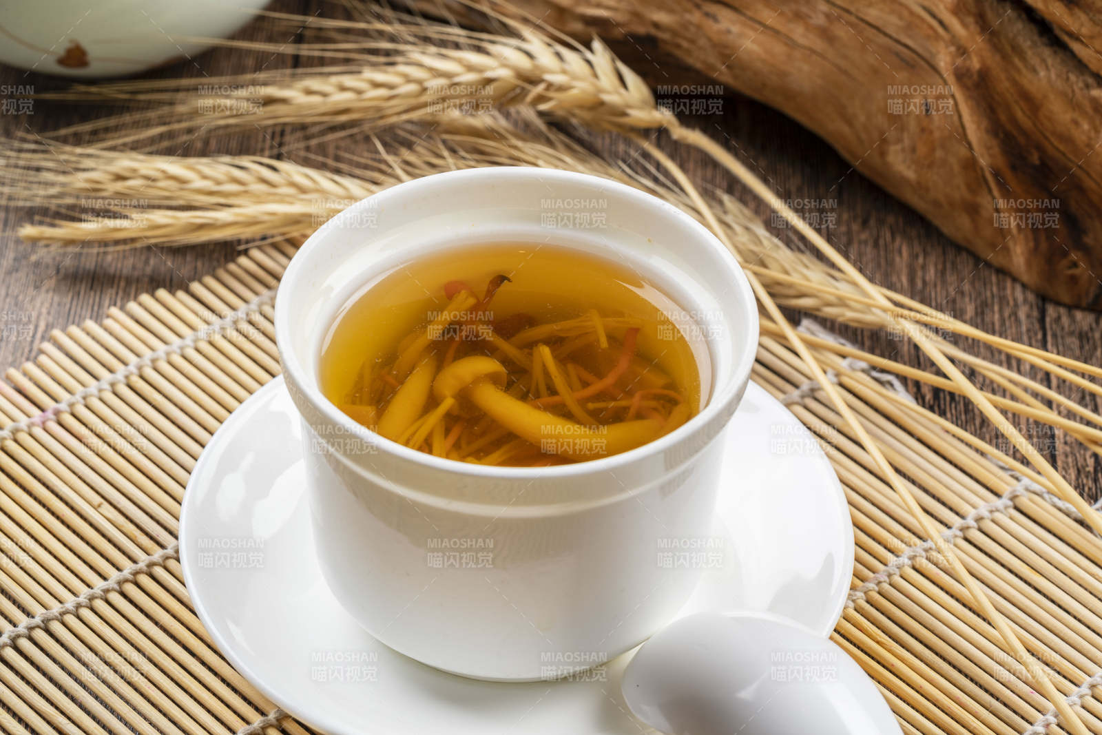 山珍杂菌汤图片