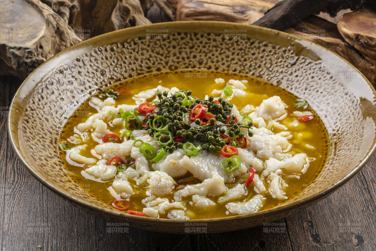 酸汤藤椒水煮鱼图片