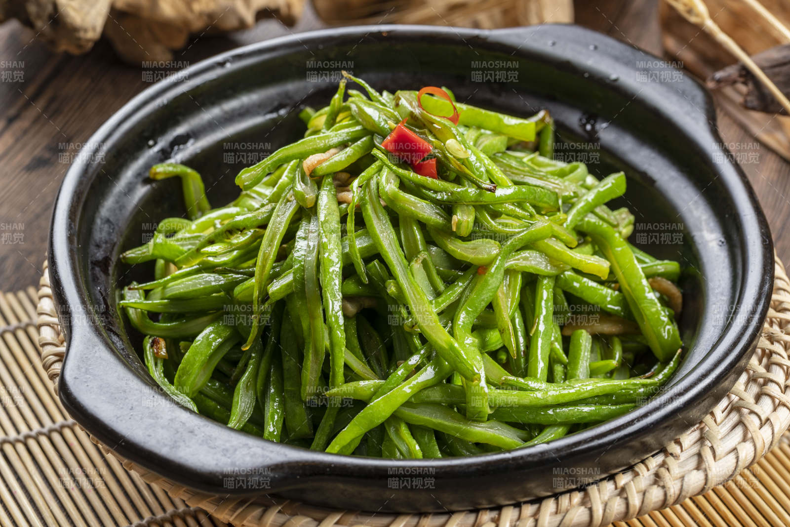 砂锅肉丝鲜豆角图片