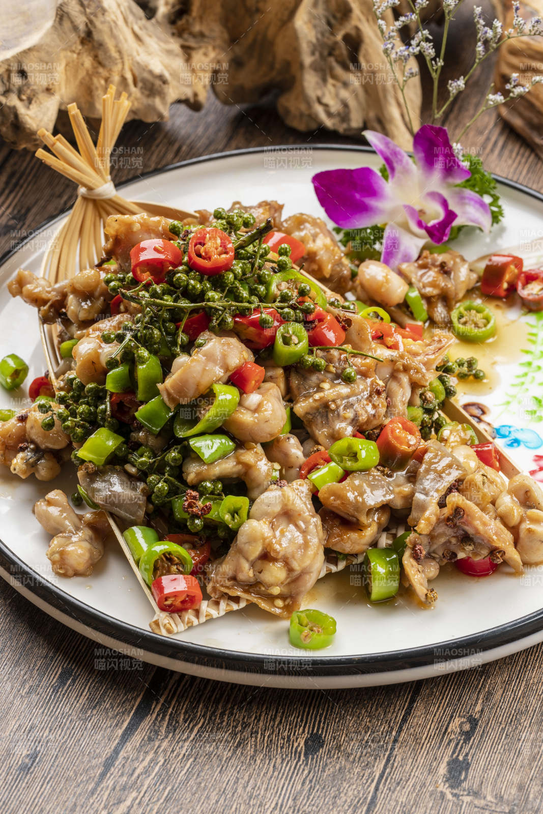 藤椒湘味牛蛙图片