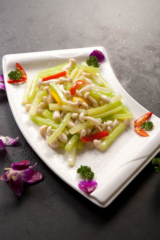 小炒西芹海鲜菇图片