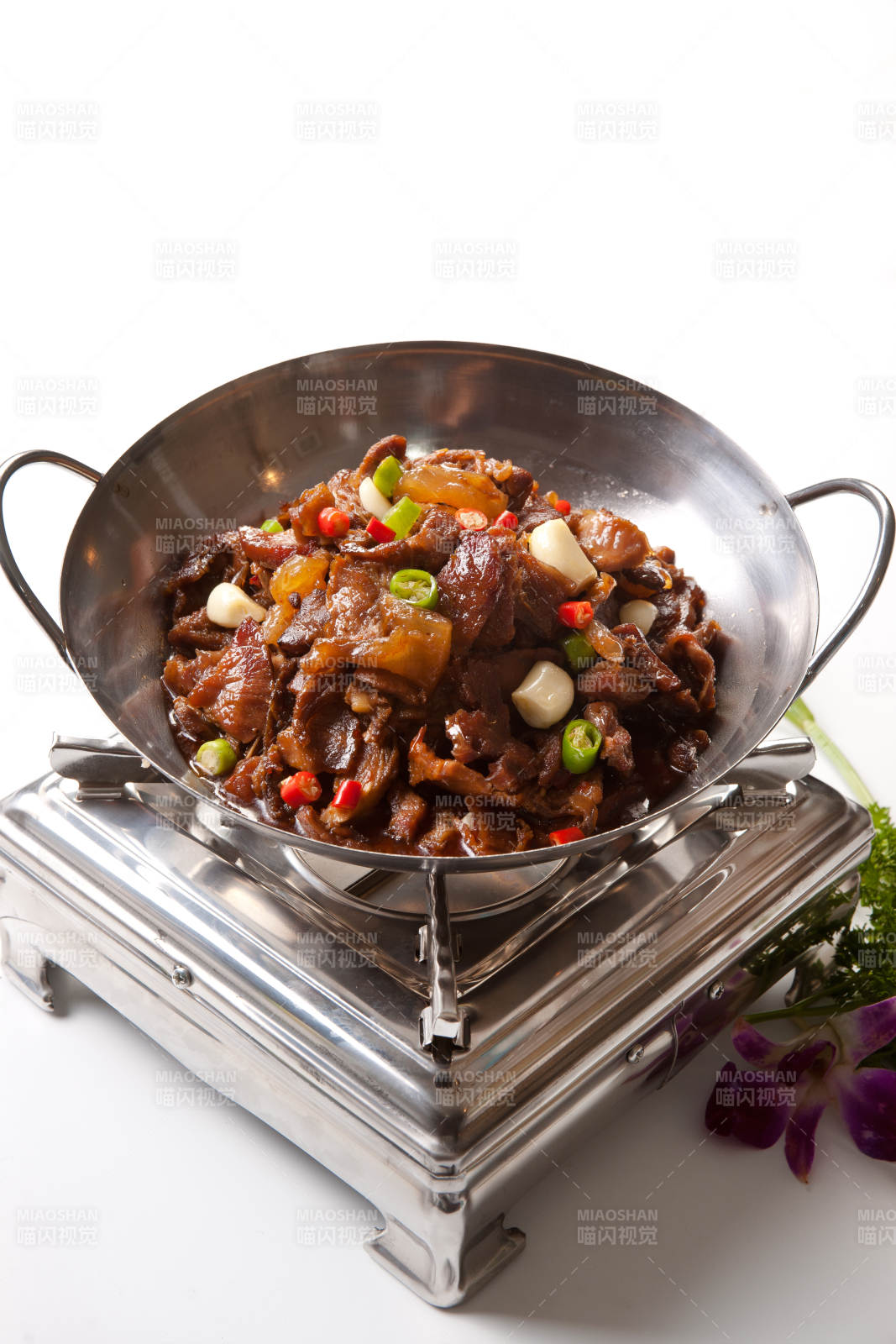 米椒蒜香锅仔腊肉图片