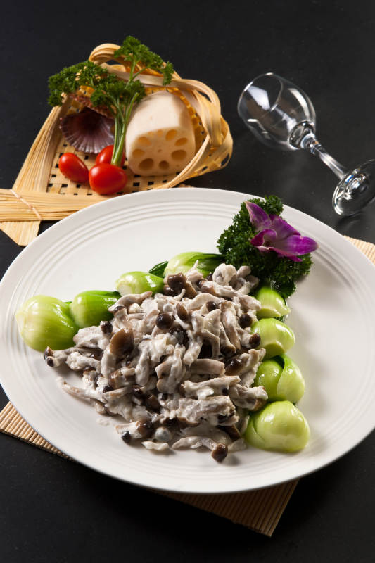 鸡糜芙蓉蛋炒海鲜菇图片