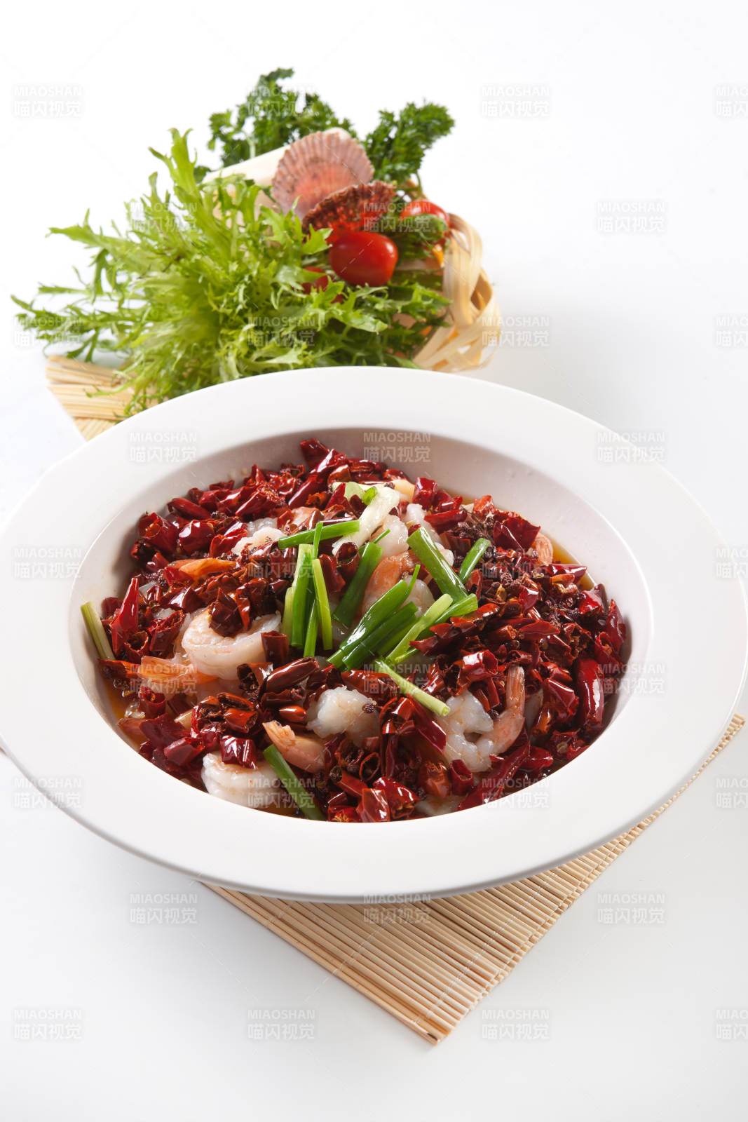 葱香水煮大虾仁图片