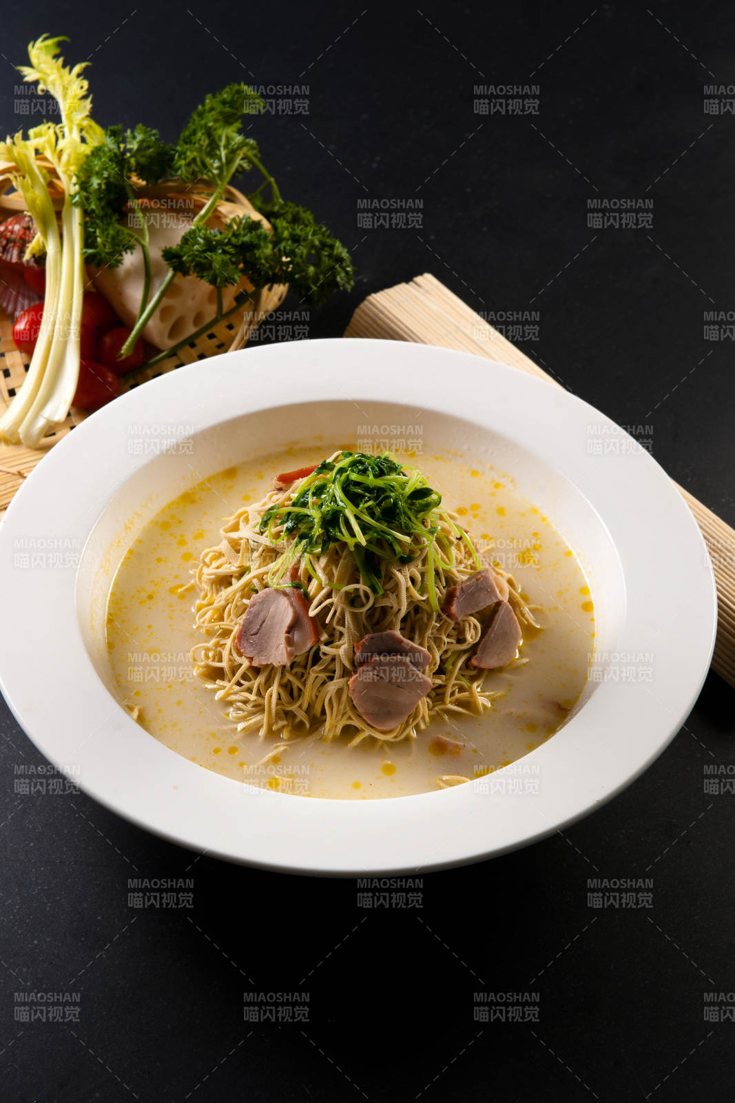 熏肉浓汤大烫干丝图片