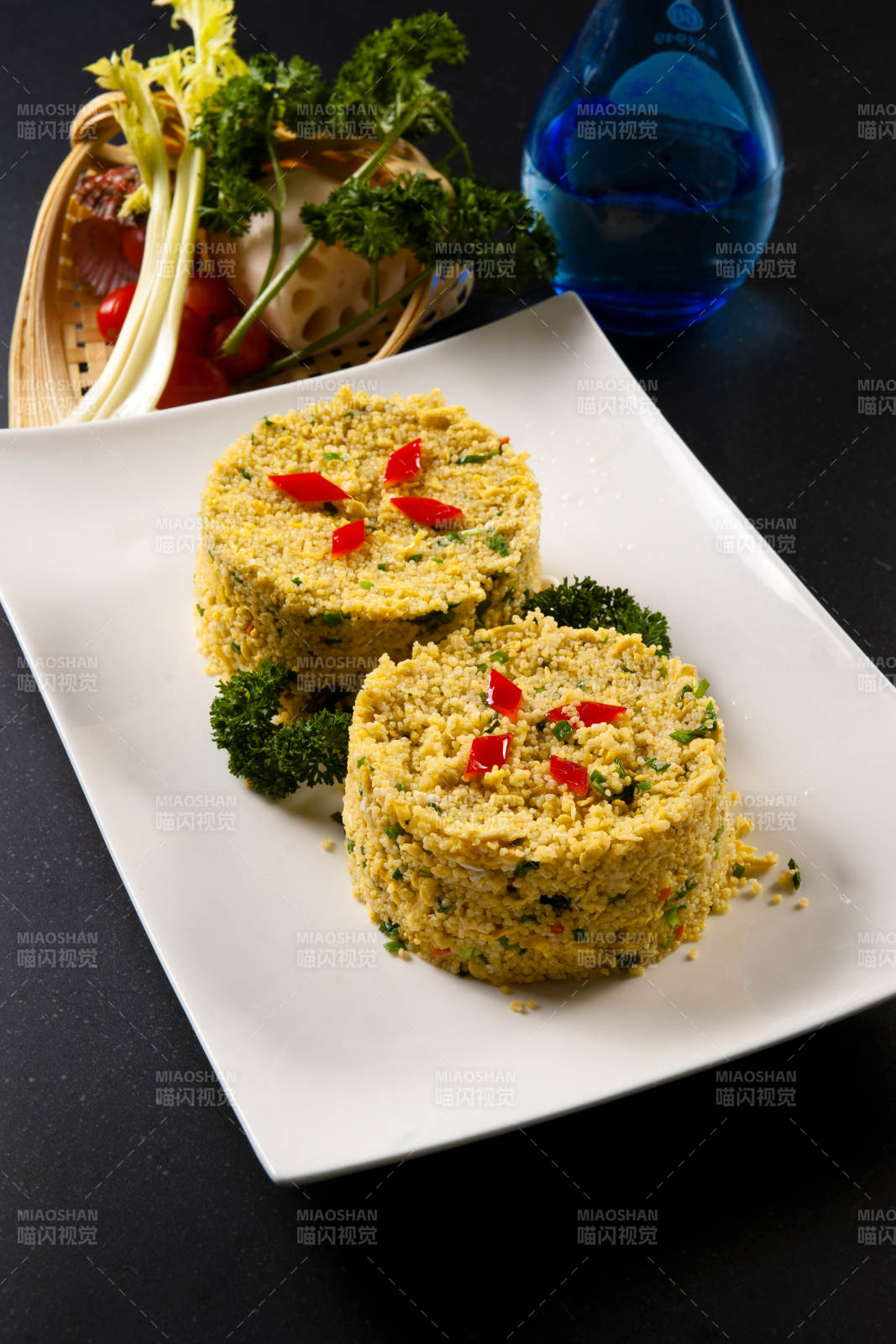 粗粮黍米金米饭图片