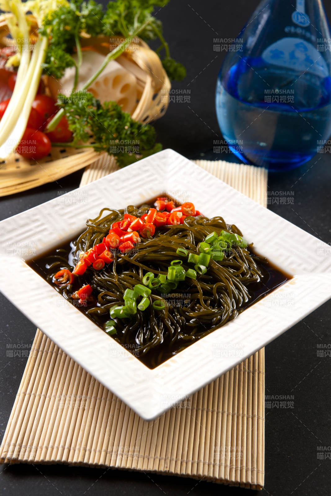 酸辣蕨根粉图片