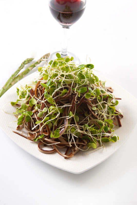 香椿苗熏豆腐丝图片